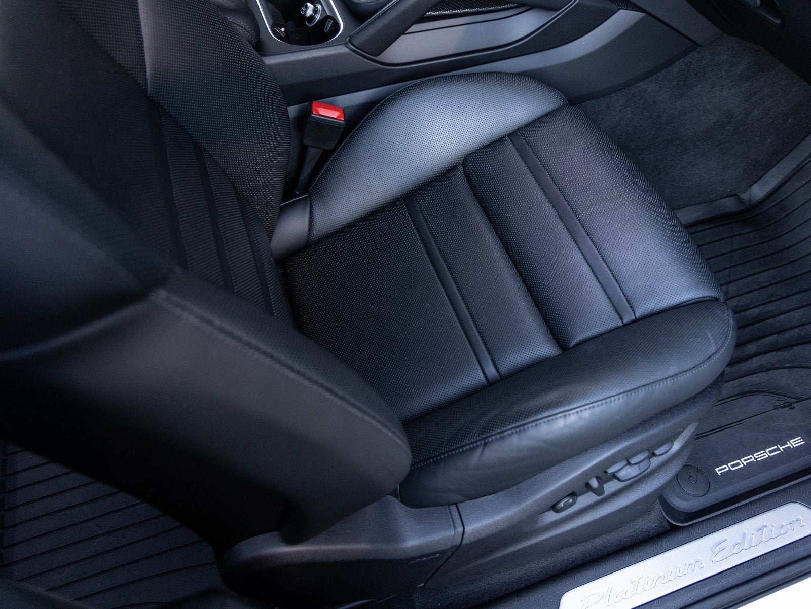 2023 Porsche Cayenne Cayenne S Platinum Edition (MY23)