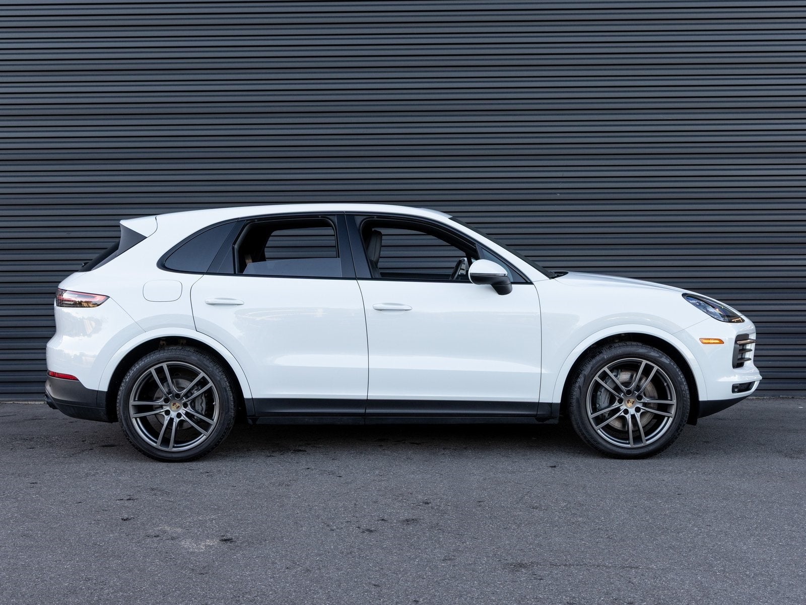 2023 Porsche Cayenne Cayenne S Platinum Edition (MY23)