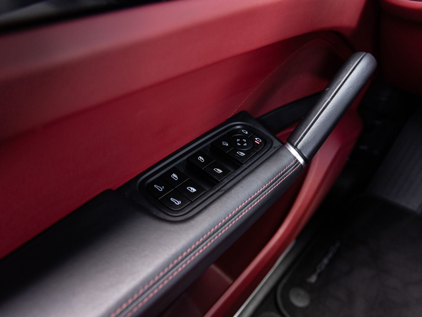 2023 Porsche Cayenne S Platinum Edition