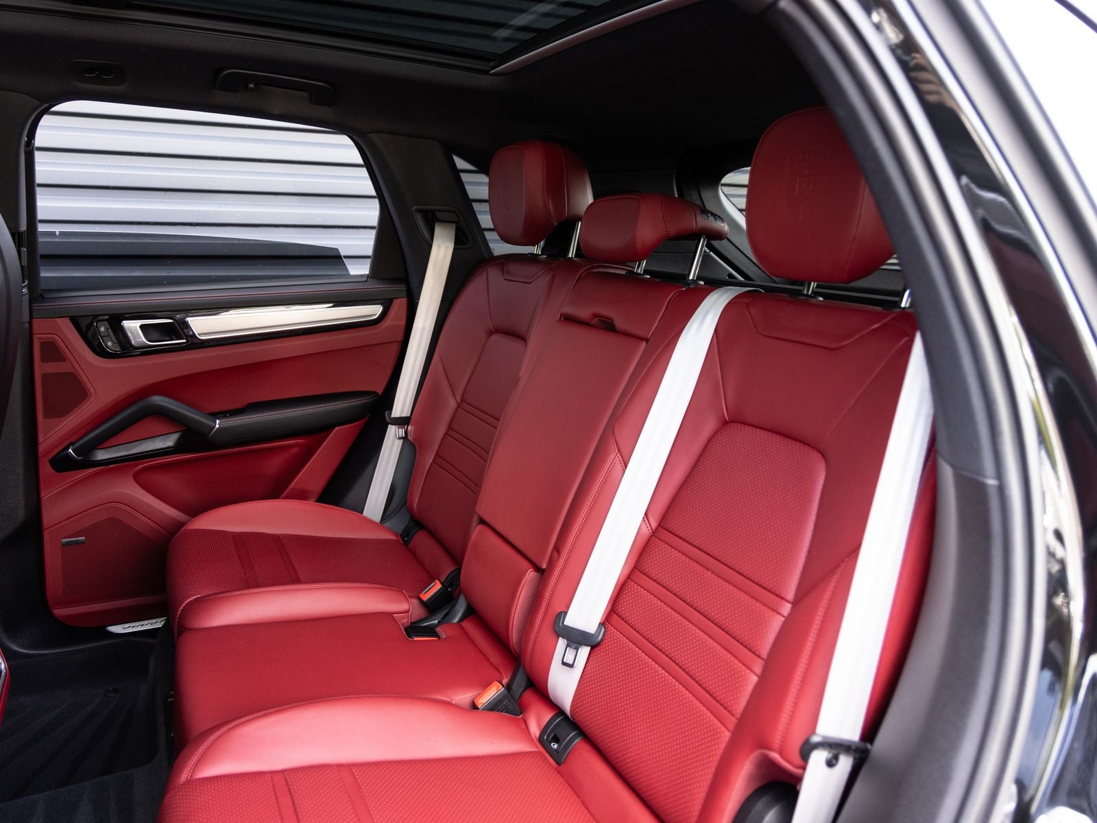 2023 Porsche Cayenne S Platinum Edition