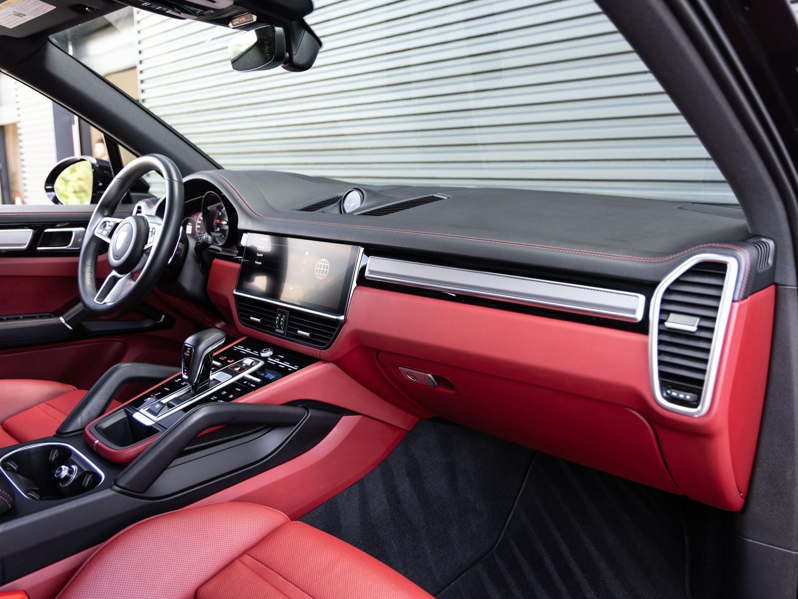 2023 Porsche Cayenne S Platinum Edition