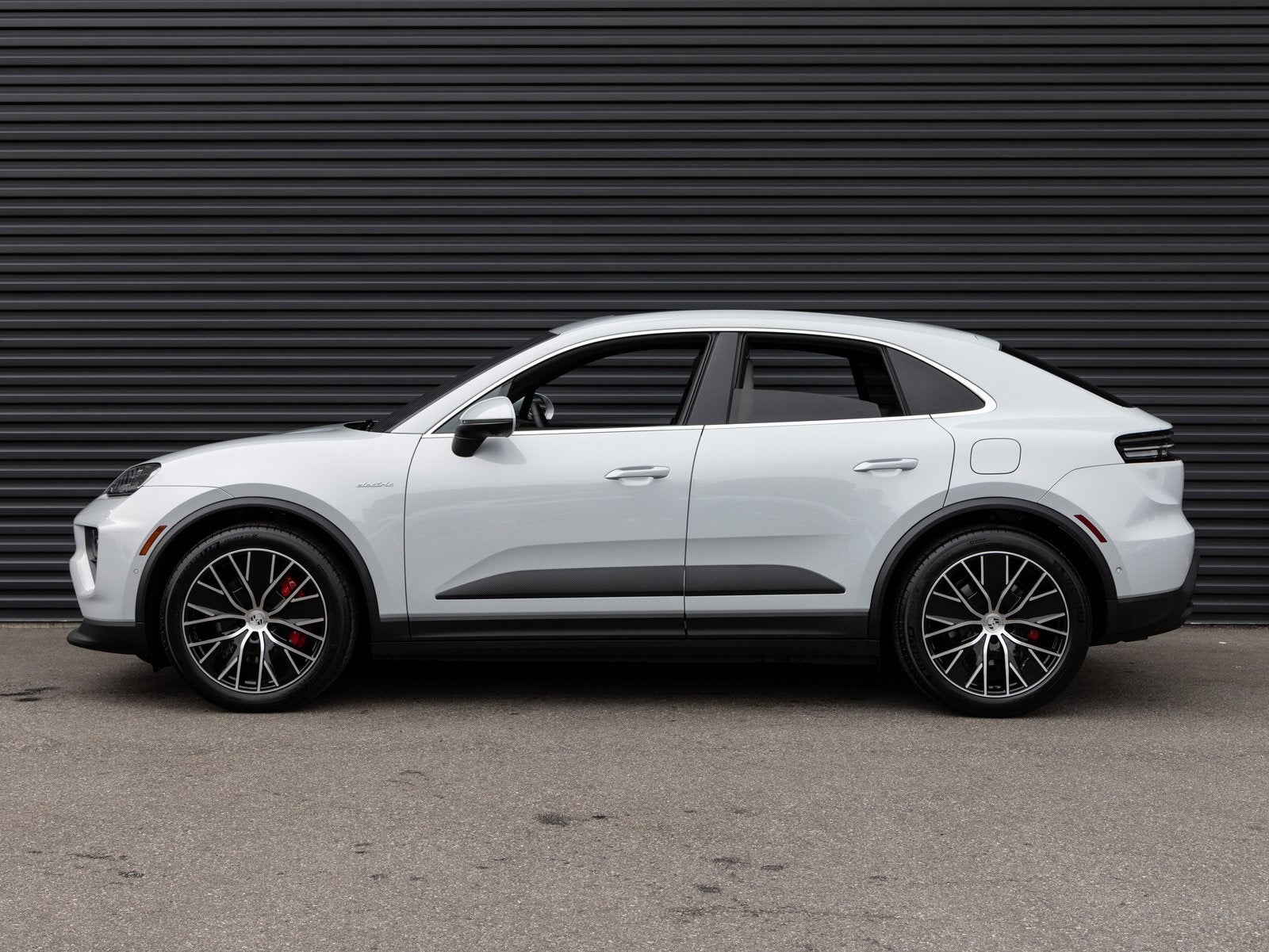 2025 Porsche Macan Macan 4S Electric