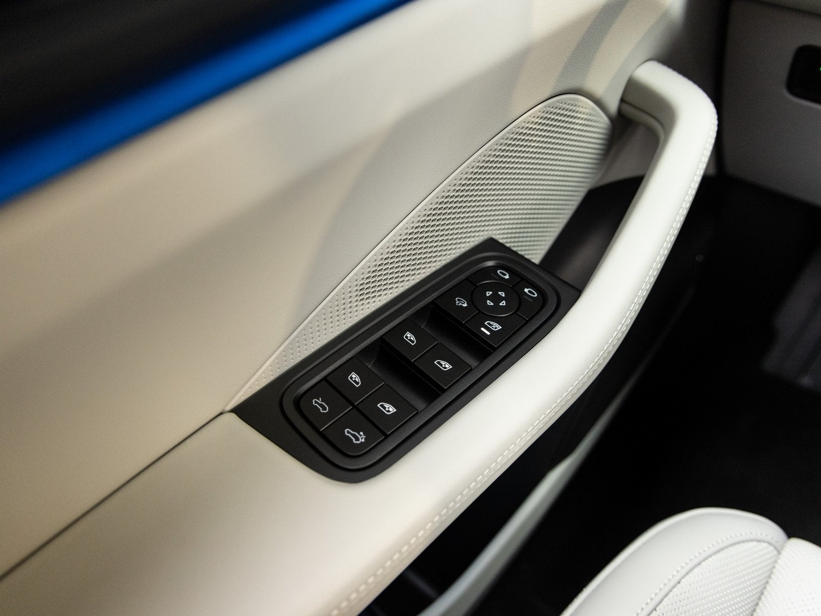 2025 Porsche Macan Macan 4S Electric