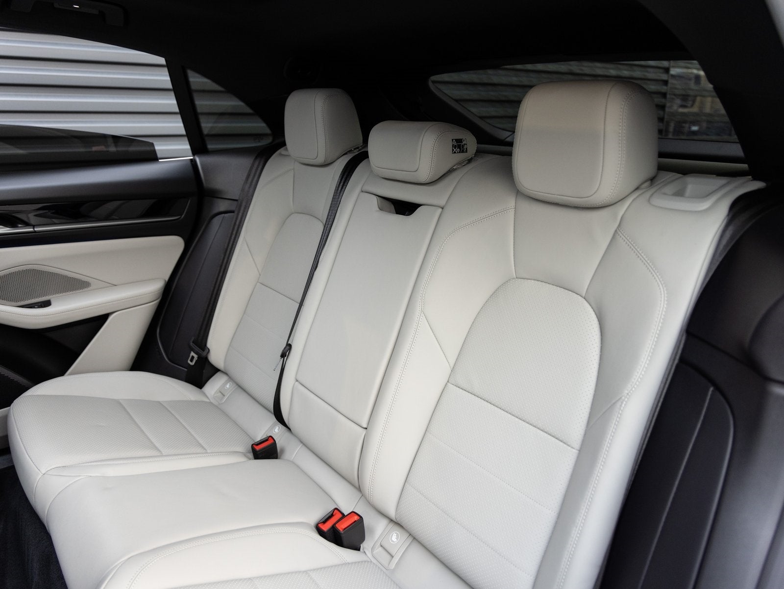 2025 Porsche Macan Macan 4S Electric