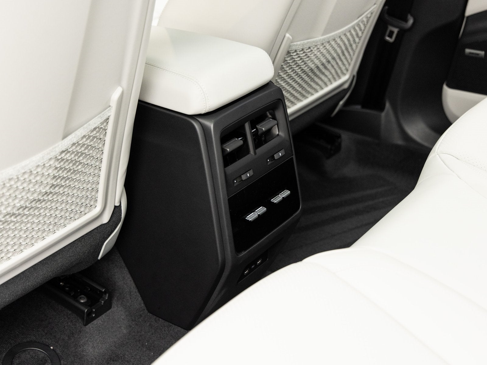 2025 Porsche Macan Macan 4S Electric