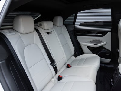 2025 Porsche Macan Macan 4S Electric