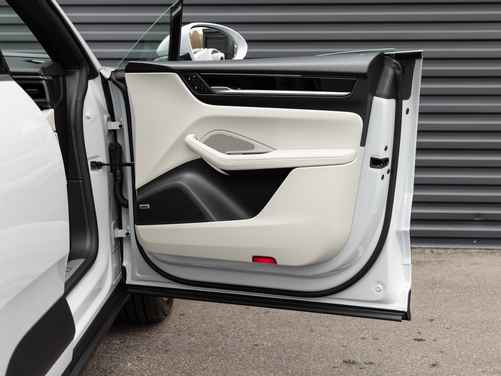 2025 Porsche Macan Macan 4S Electric