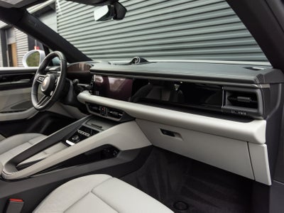 2025 Porsche Macan Macan 4S Electric