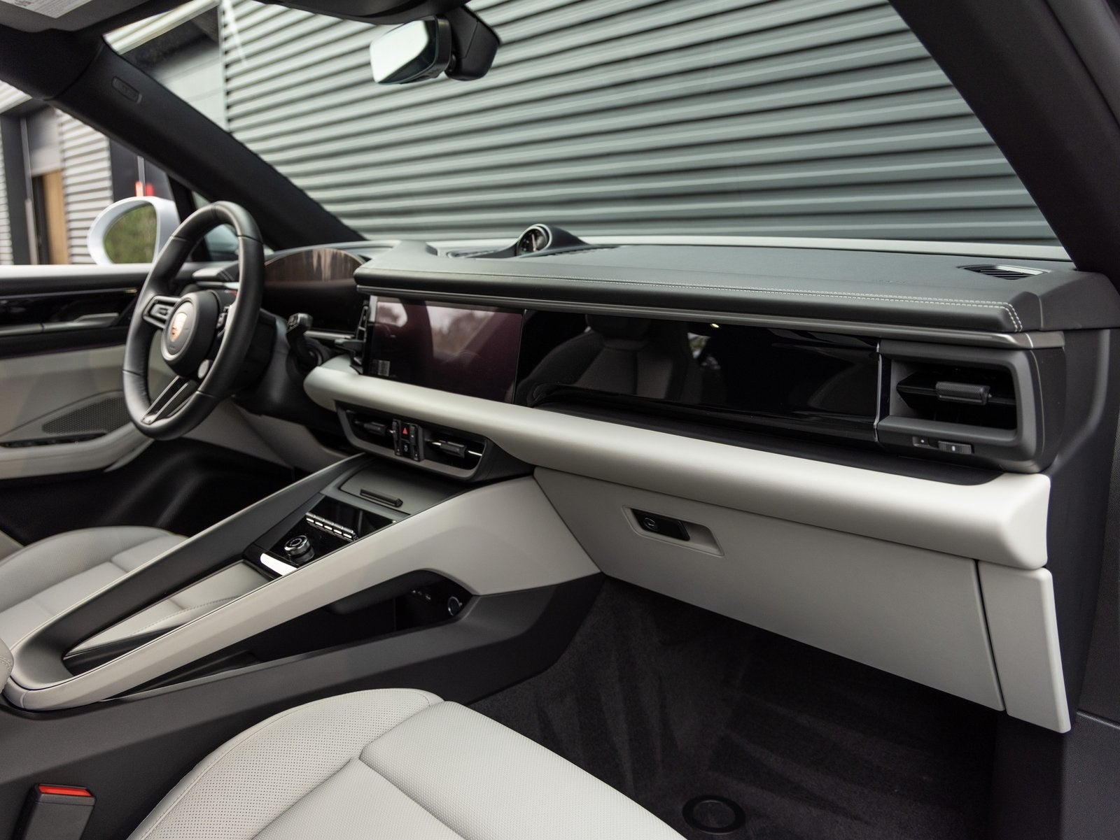 2025 Porsche Macan Macan 4S Electric