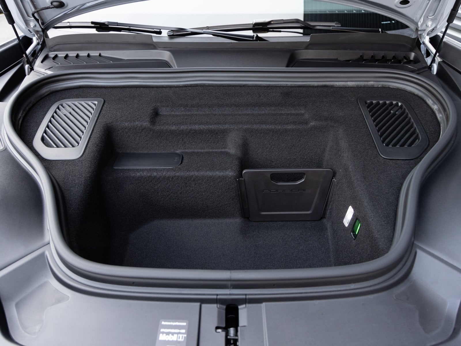 2025 Porsche Macan Macan 4S Electric