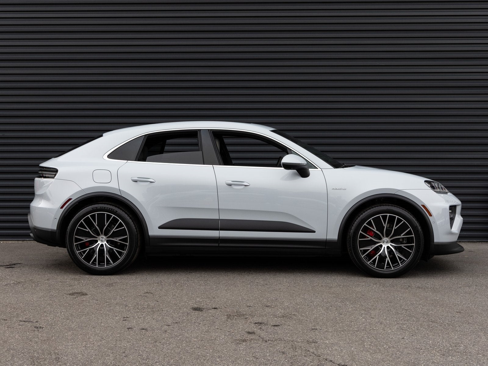 2025 Porsche Macan Macan 4S Electric