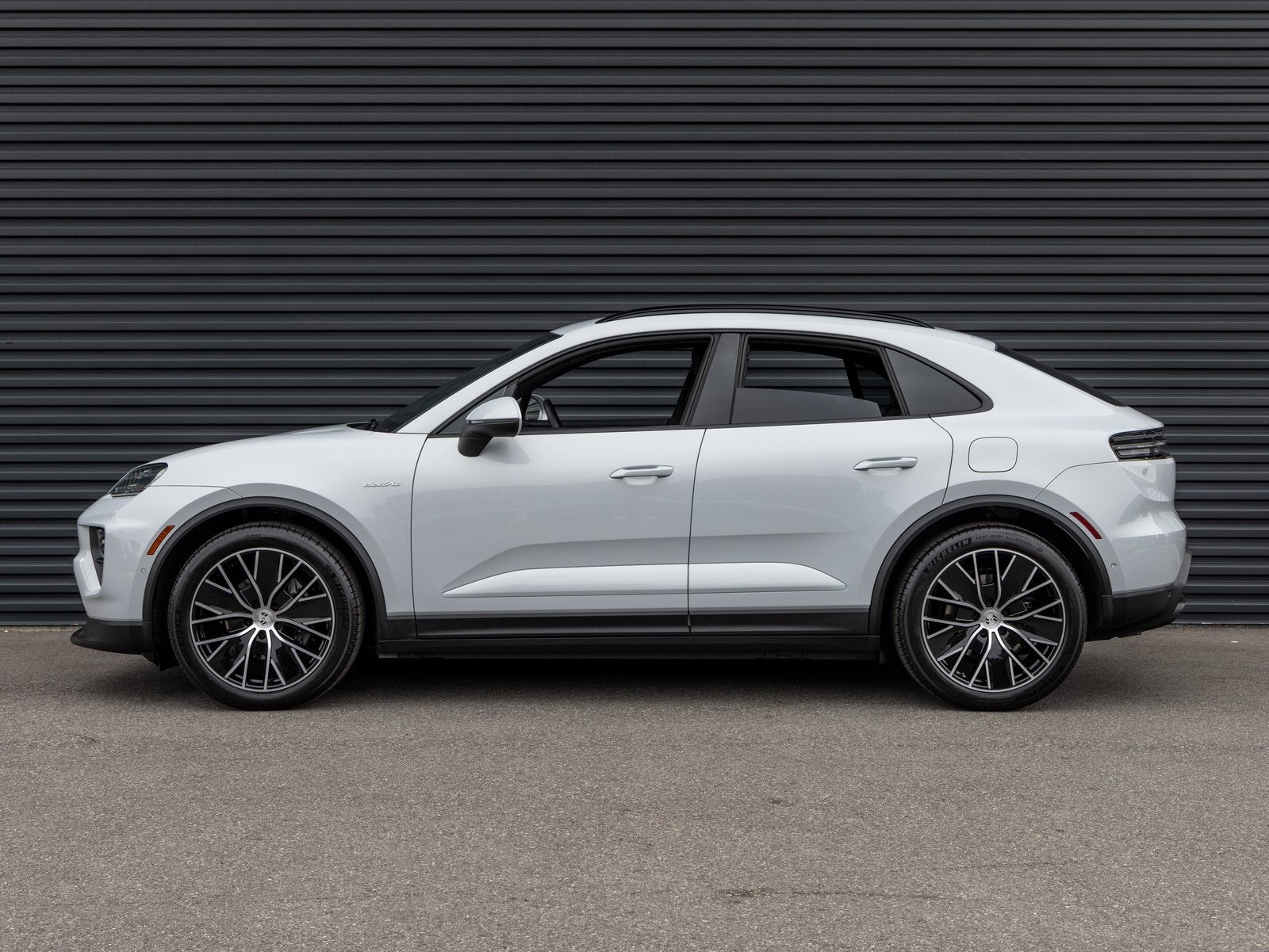2025 Porsche Macan Macan Electric