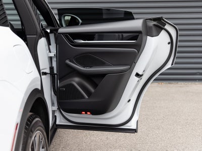 2025 Porsche Macan Macan Electric