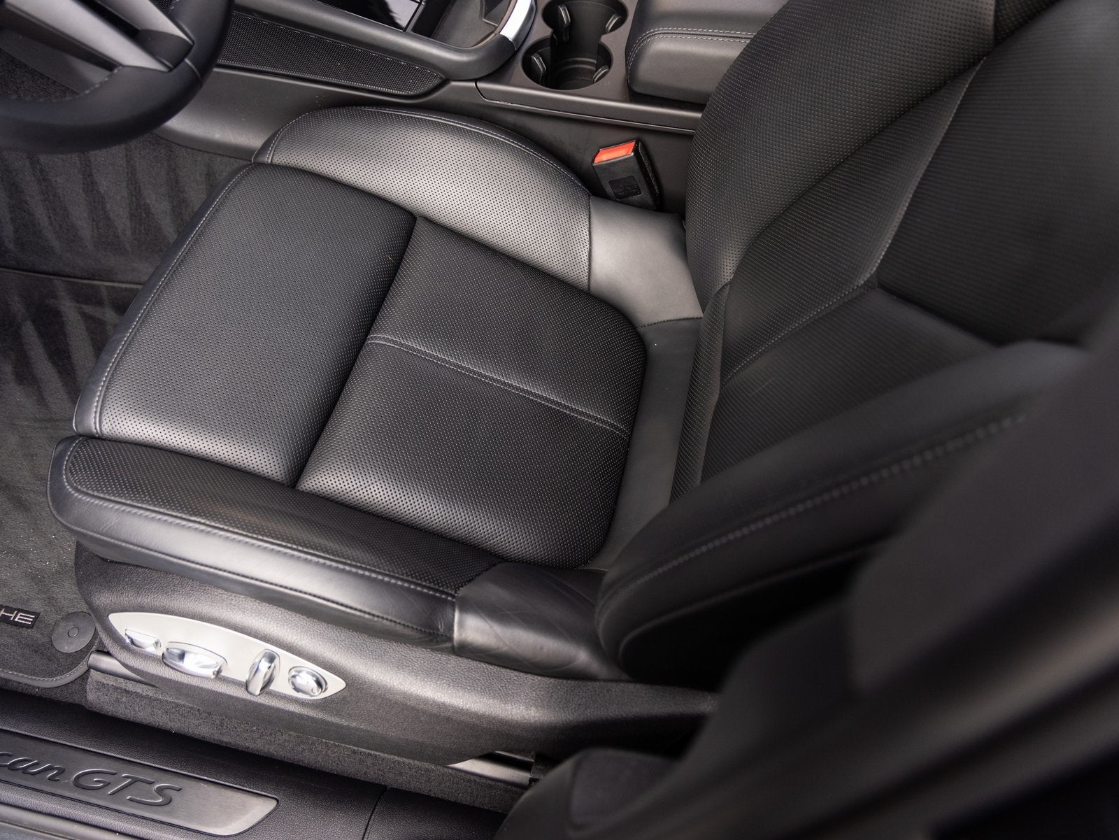 2023 Porsche Macan Macan GTS (MY23)