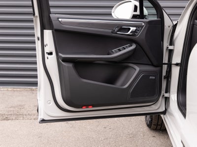 2026 Porsche Macan Macan GTS