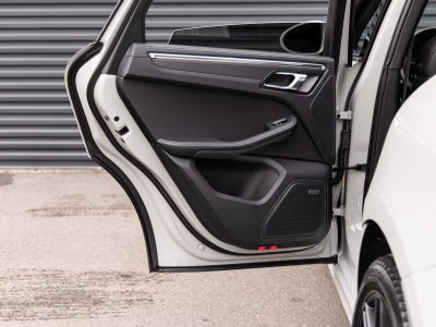 2026 Porsche Macan Macan GTS