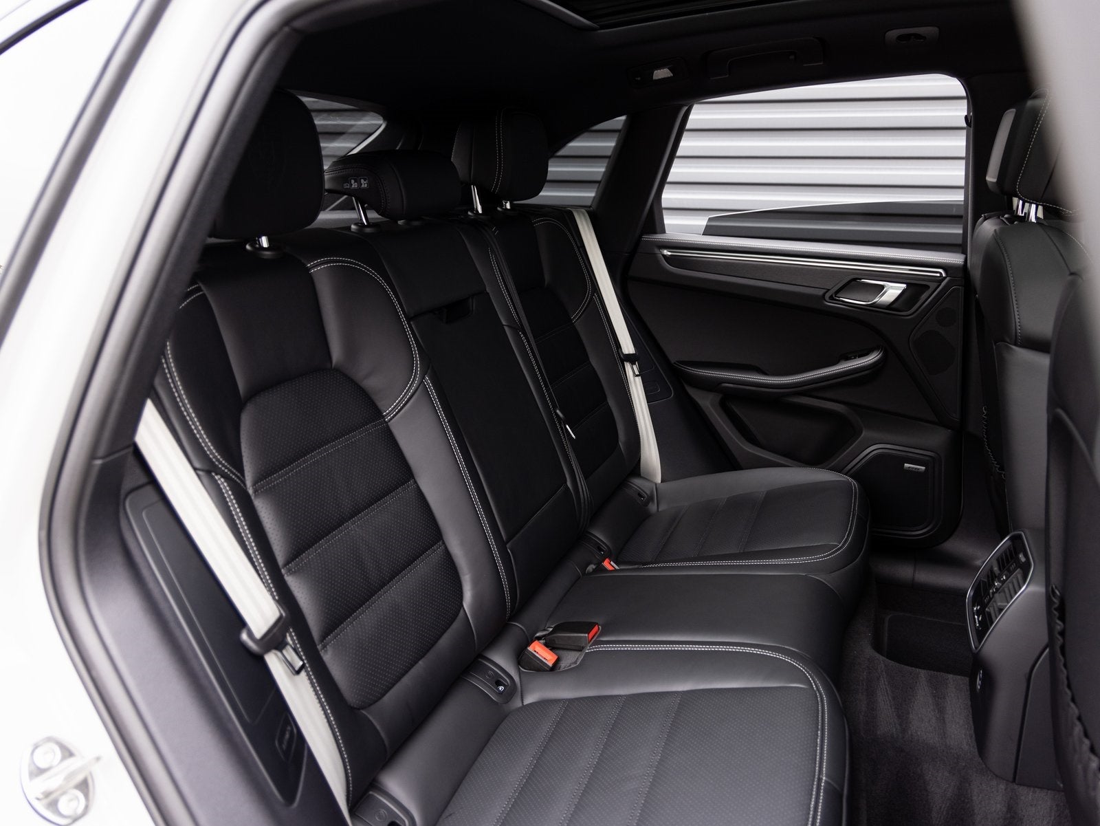 2026 Porsche Macan Macan GTS