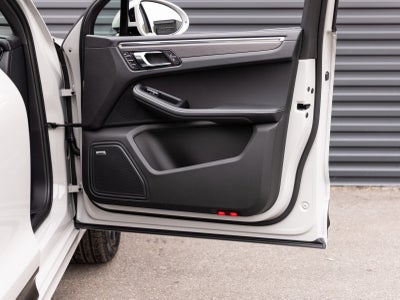 2026 Porsche Macan Macan GTS