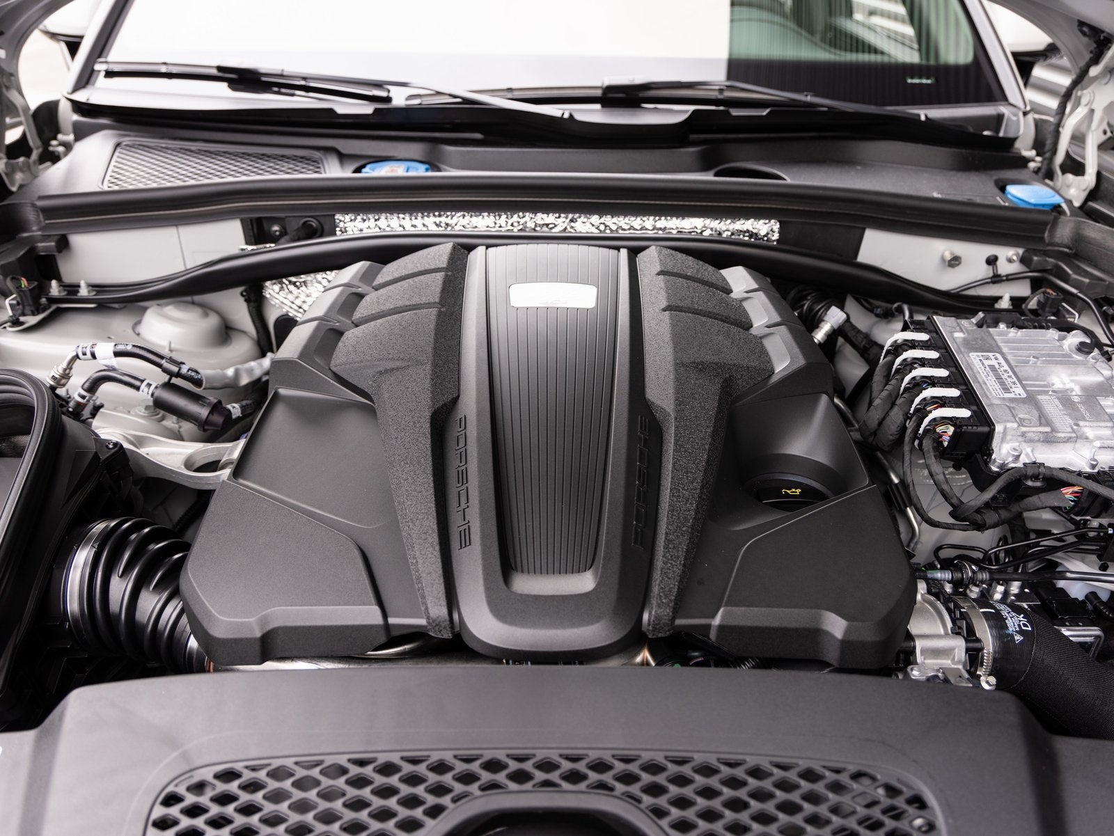 2026 Porsche Macan Macan GTS