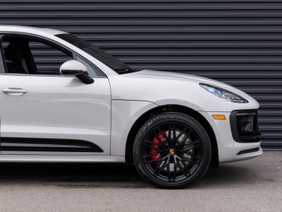 2026 Porsche Macan Macan GTS