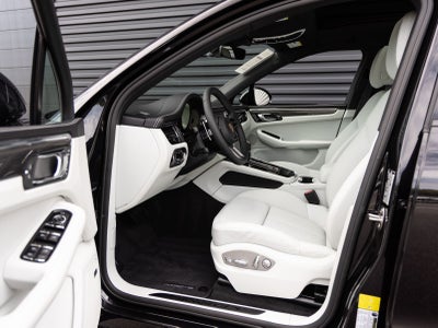 2026 Porsche Macan Macan GTS