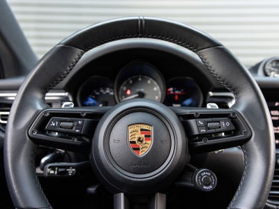 2023 Porsche Macan Macan S