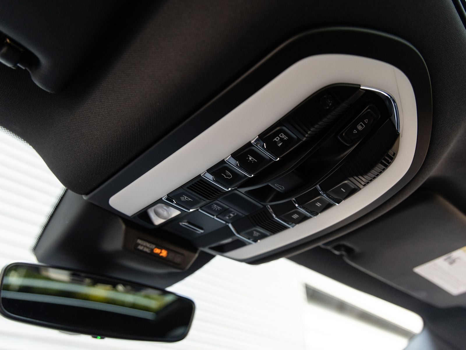 2023 Porsche Macan Macan S