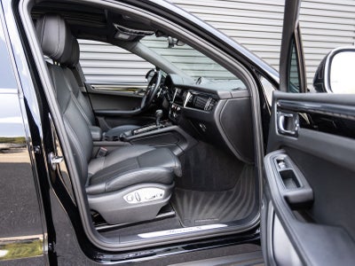 2023 Porsche Macan Macan S