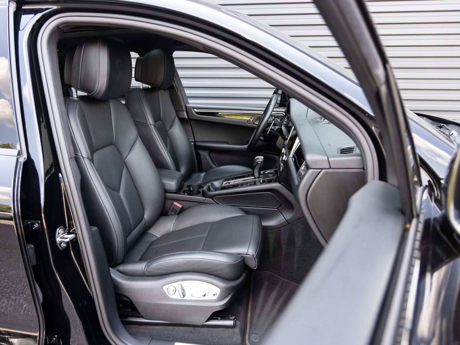 2023 Porsche Macan Macan S