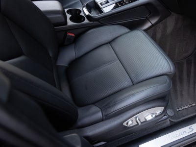 2023 Porsche Macan Macan S