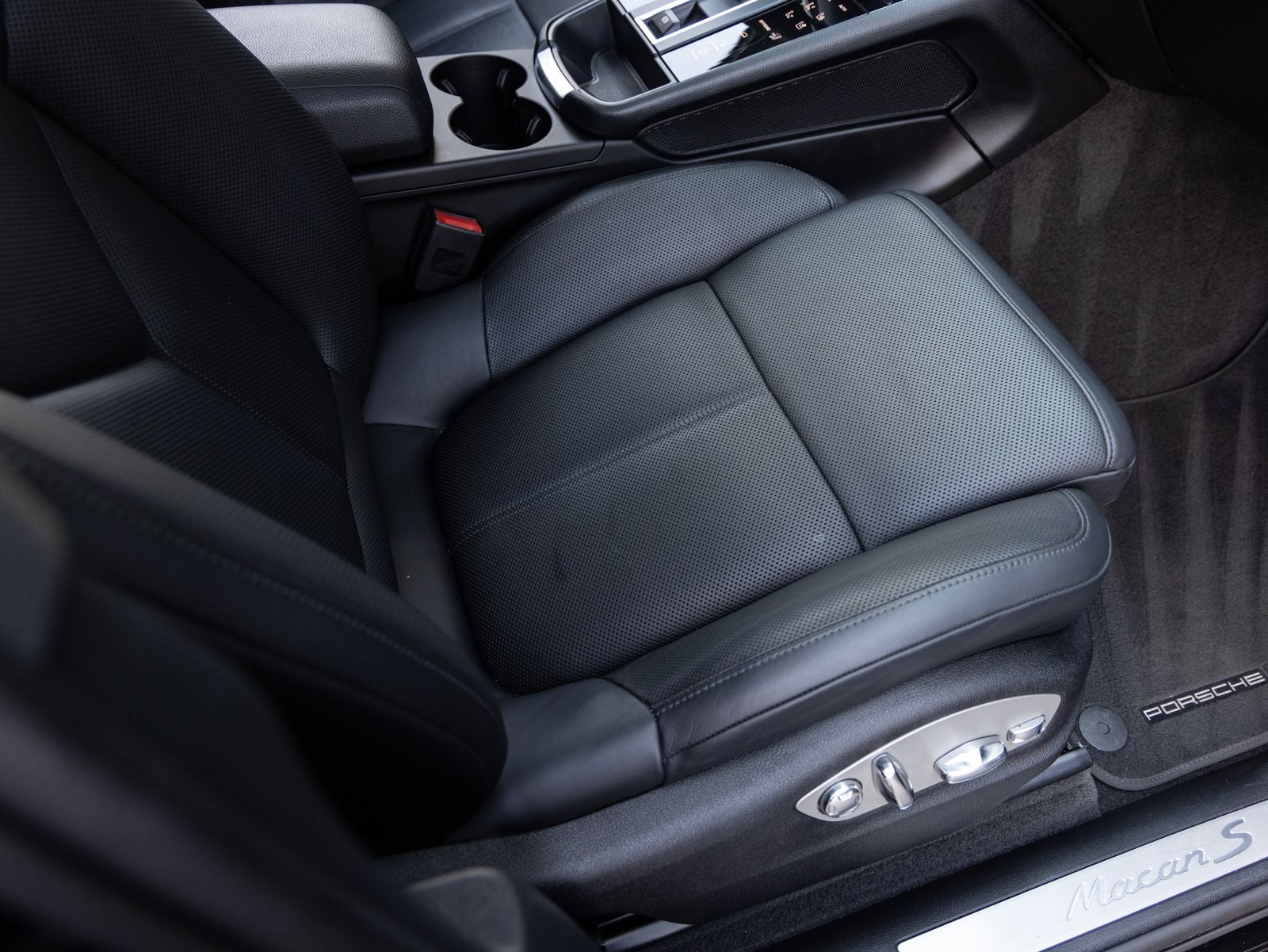 2023 Porsche Macan Macan S