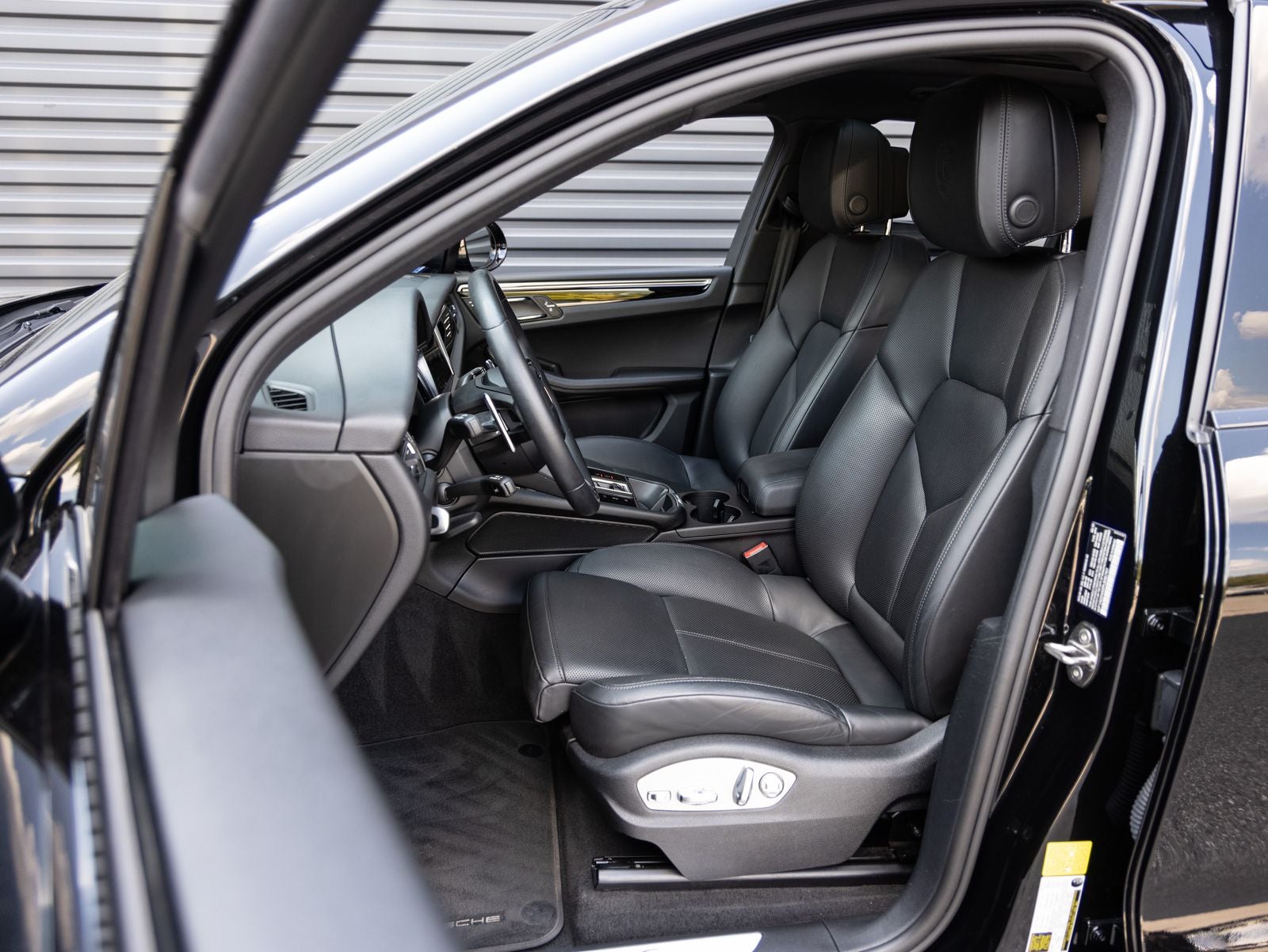 2023 Porsche Macan Macan S