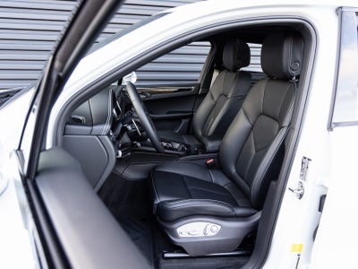 2026 Porsche Macan Macan S