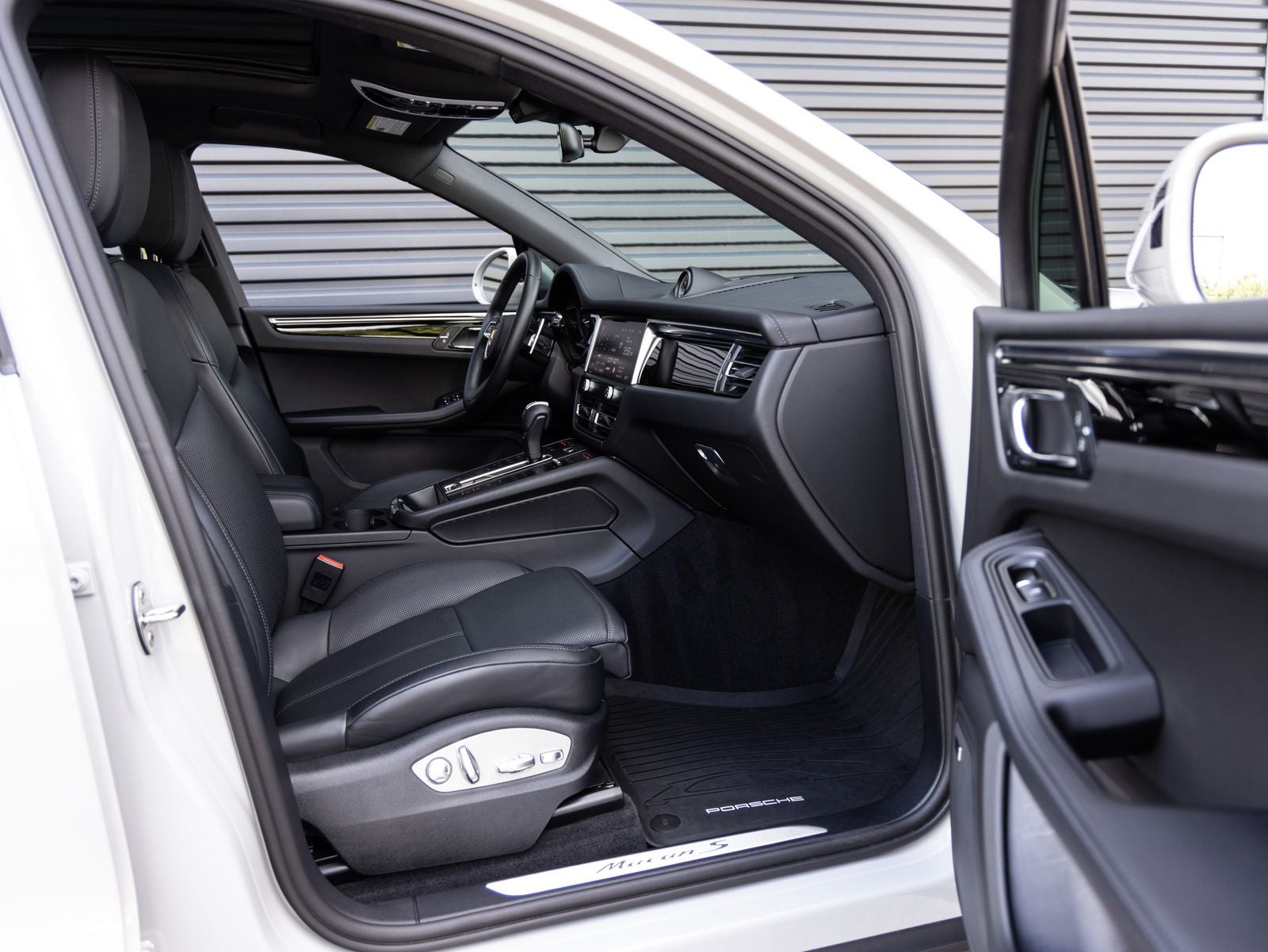 2024 Porsche Macan S