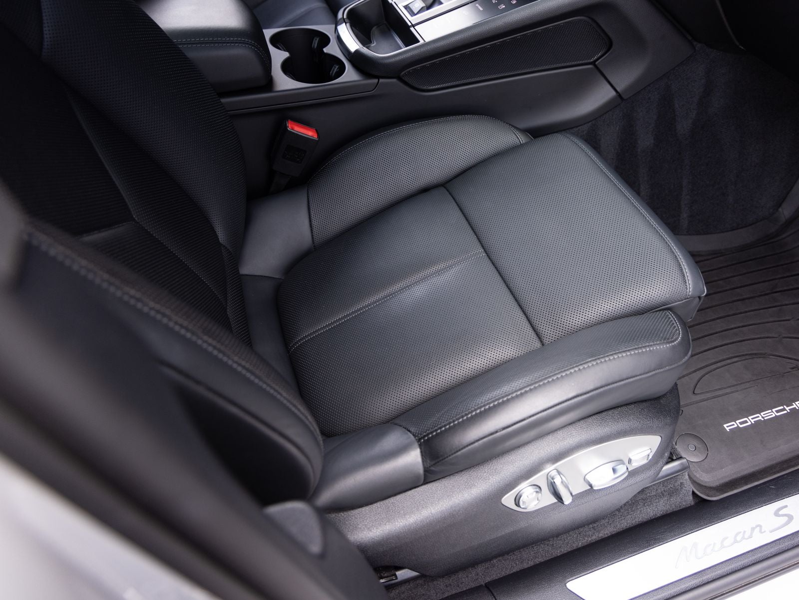 2024 Porsche Macan S