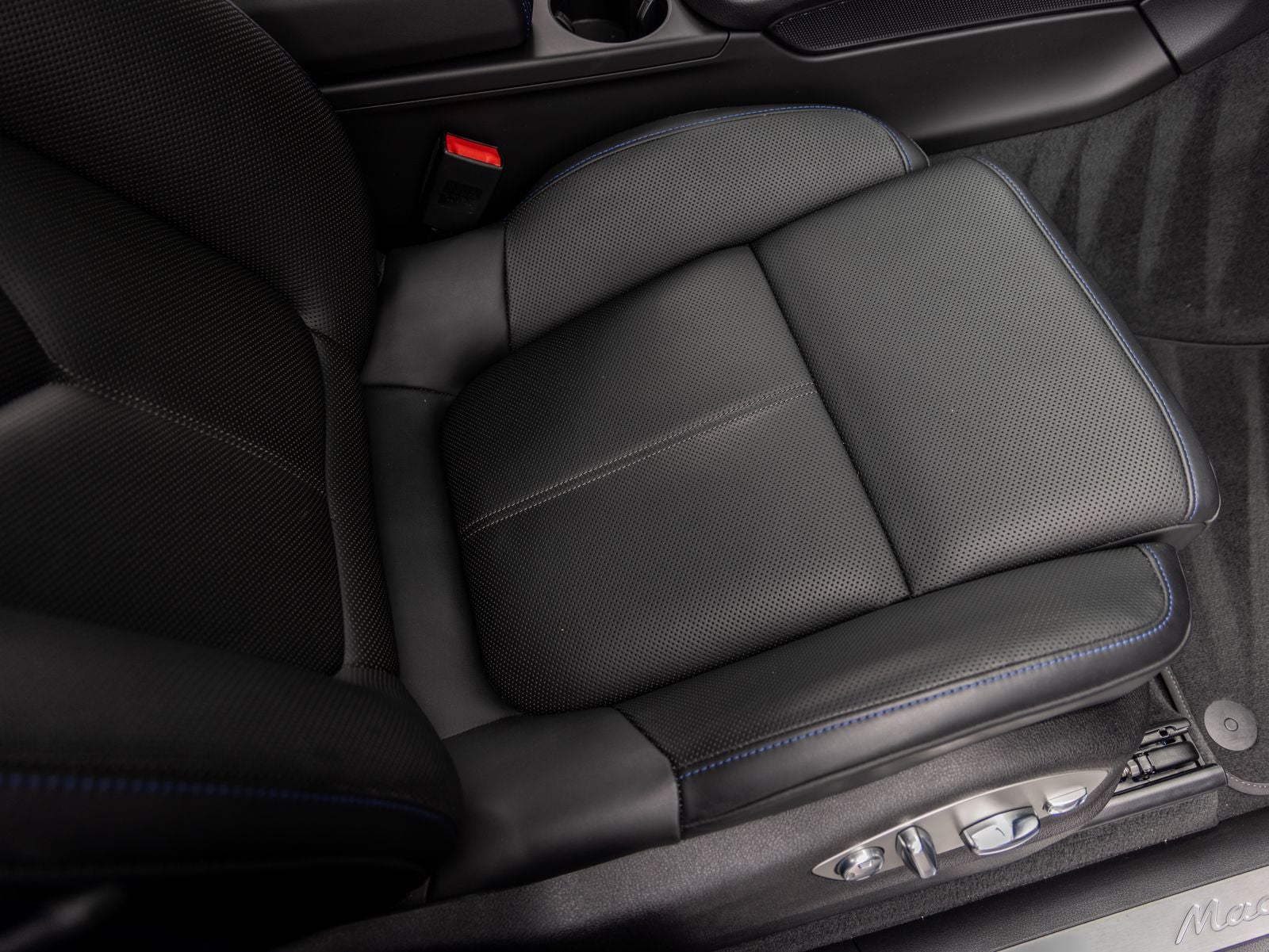 2025 Porsche Macan Macan S