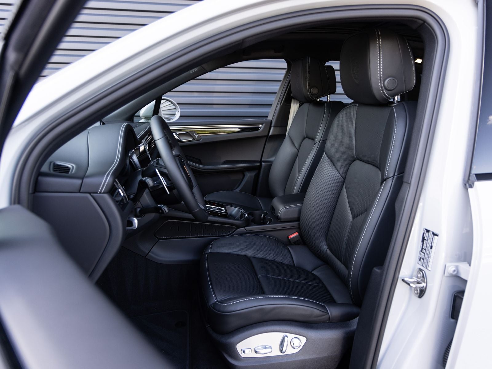 2026 Porsche Macan Macan S