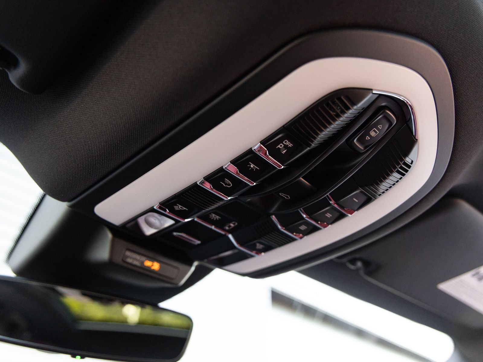 2025 Porsche Macan S