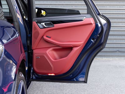 2025 Porsche Macan S