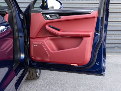 2025 Porsche Macan S