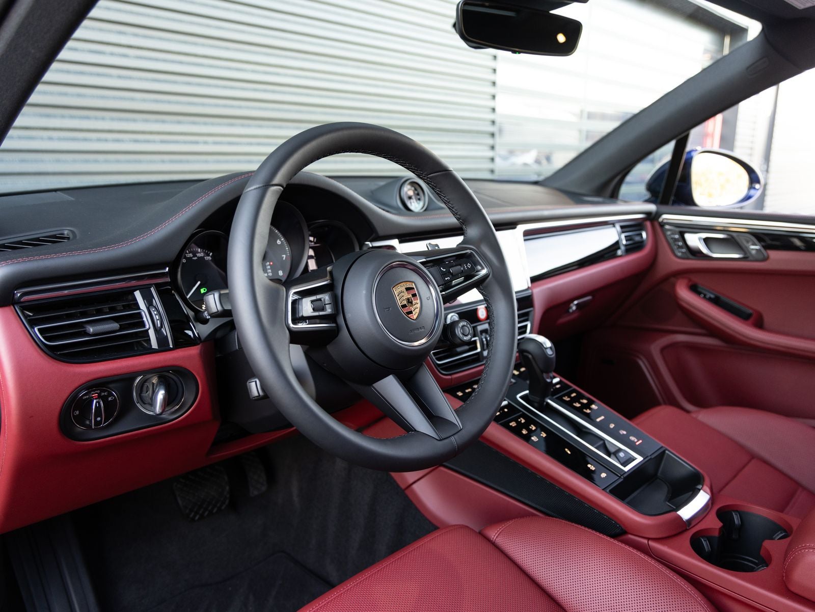 2025 Porsche Macan S