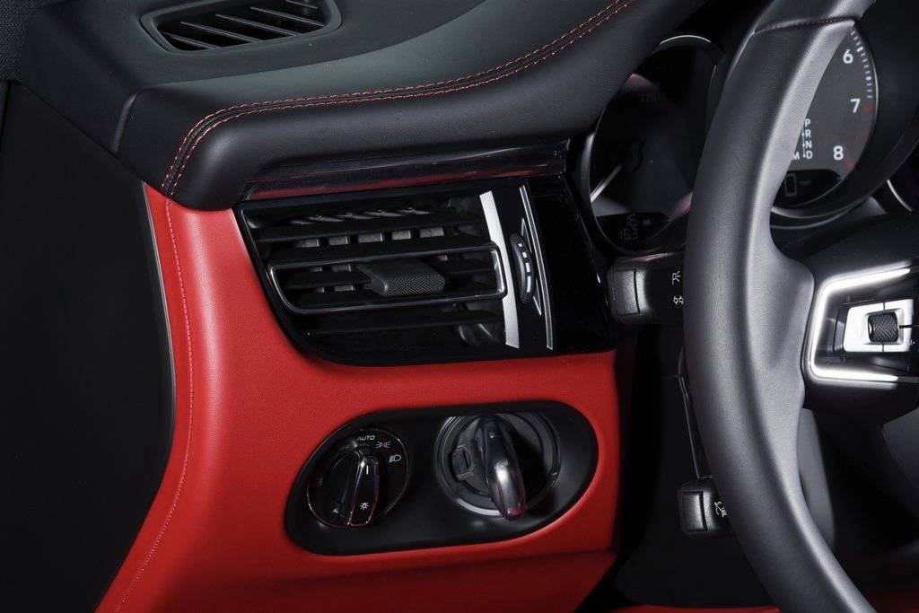 2025 Porsche Macan Macan S