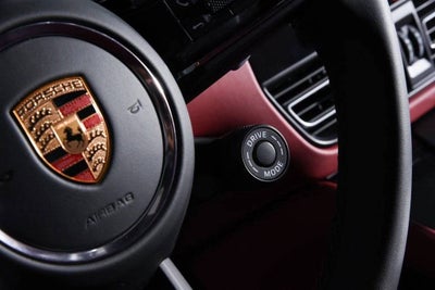 2025 Porsche Macan Macan S