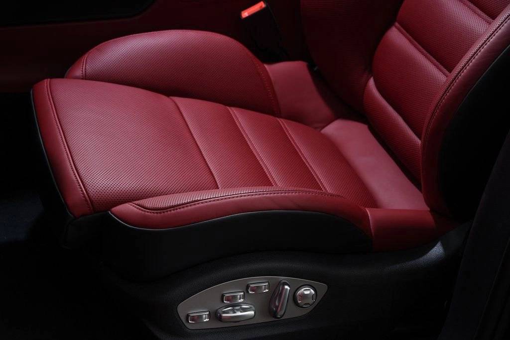 2025 Porsche Macan Macan S