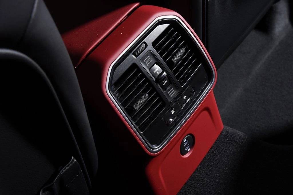 2025 Porsche Macan Macan S