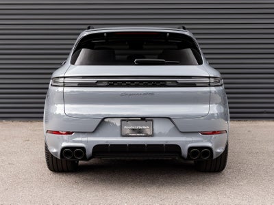 2026 Porsche Cayenne Cayenne GTS