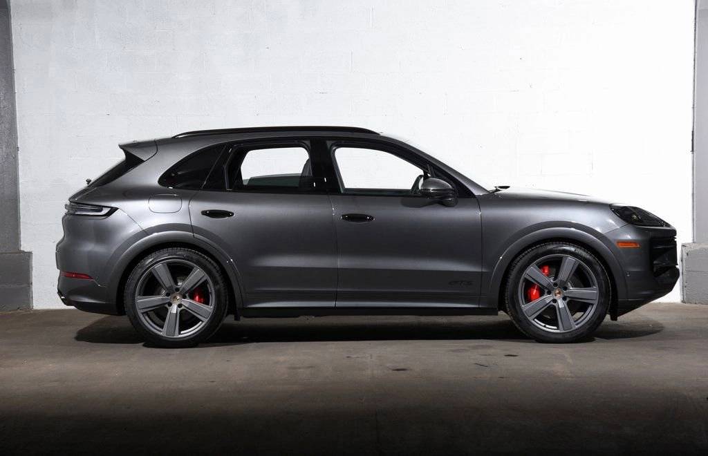 2025 Porsche Cayenne Cayenne GTS