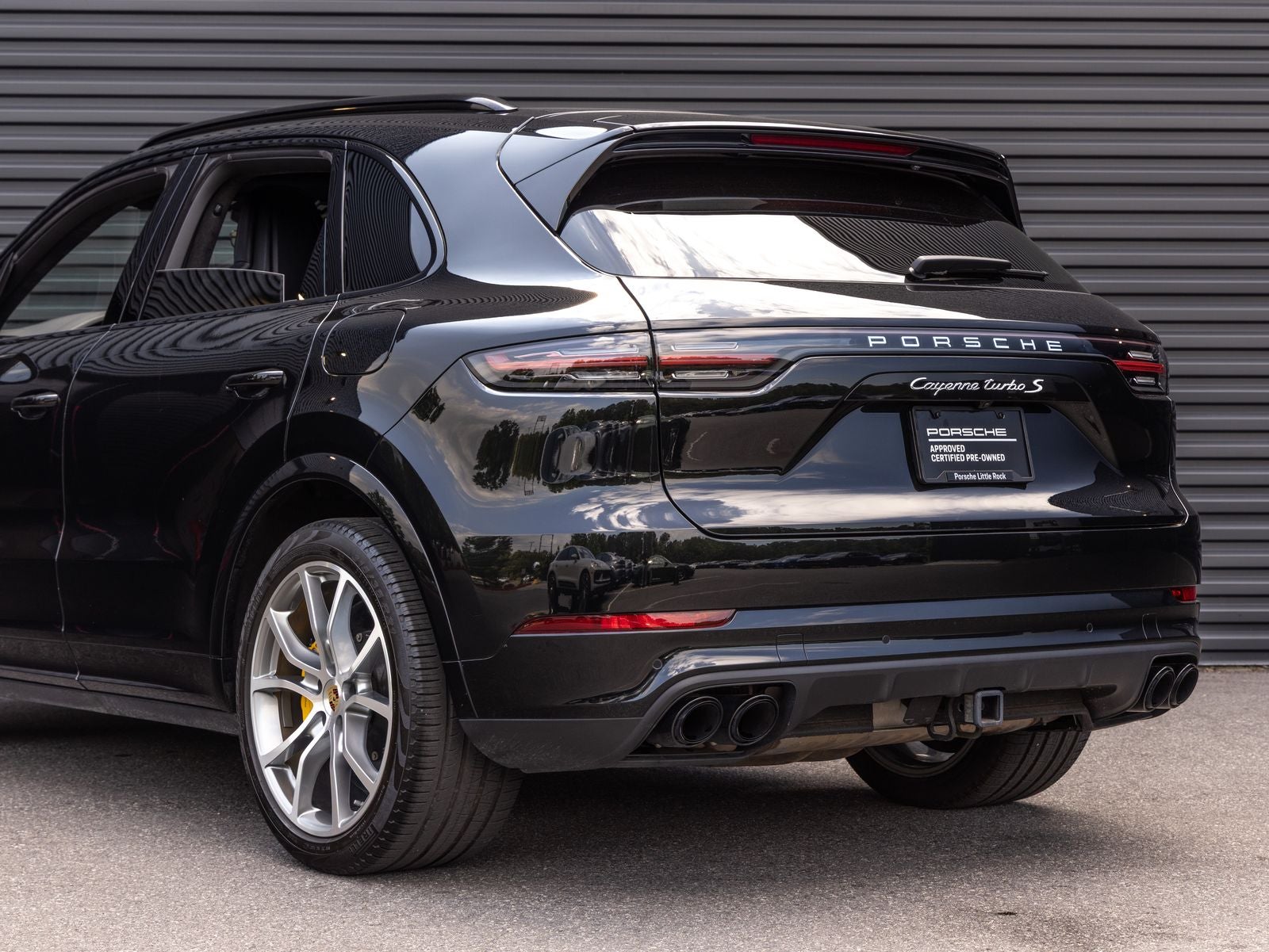 2023 Porsche Cayenne Turbo S E-Hybrid