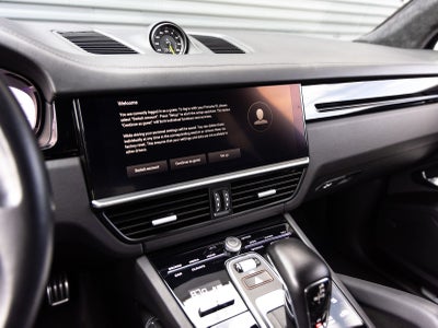 2023 Porsche Cayenne Turbo S E-Hybrid