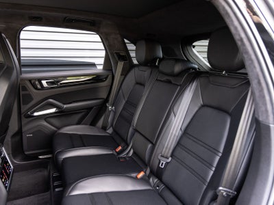 2023 Porsche Cayenne Turbo S E-Hybrid